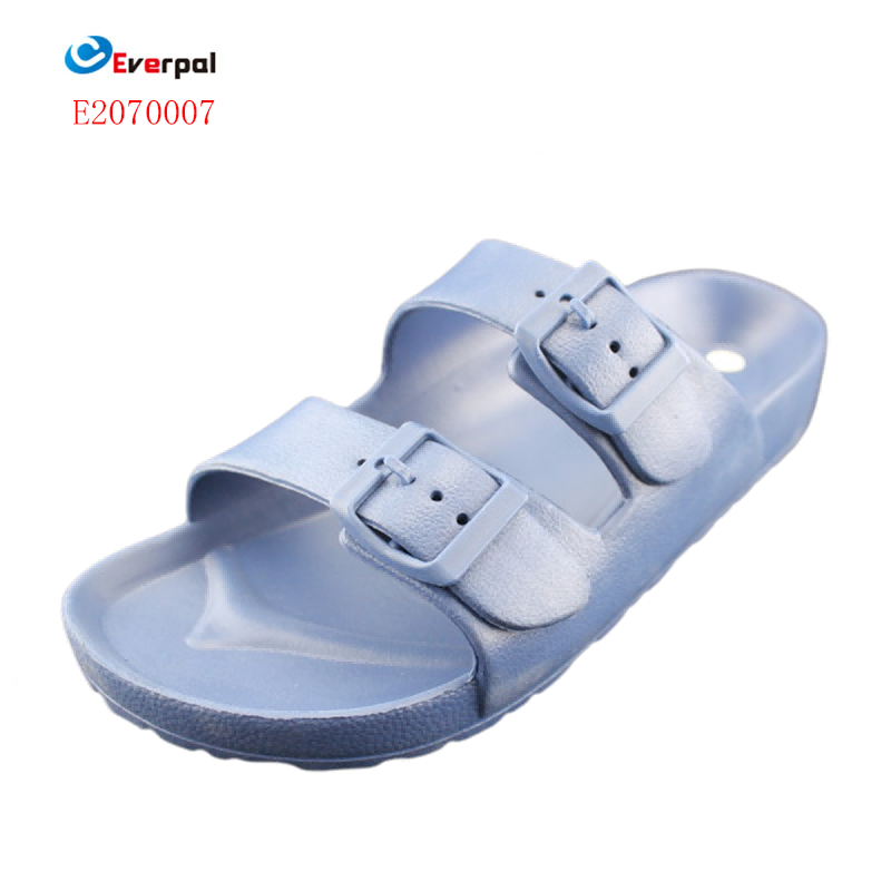 Apakah ciri -ciri sandal uniseks Eva?